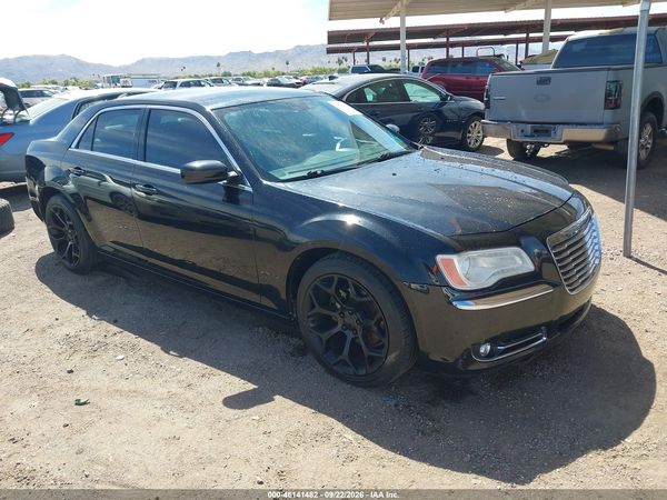 2014 CHRYSLER 300 — I1