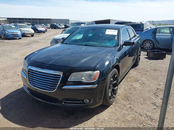 2014 CHRYSLER 300 — I2