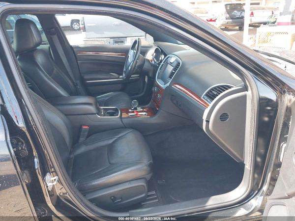 2014 CHRYSLER 300 — I5