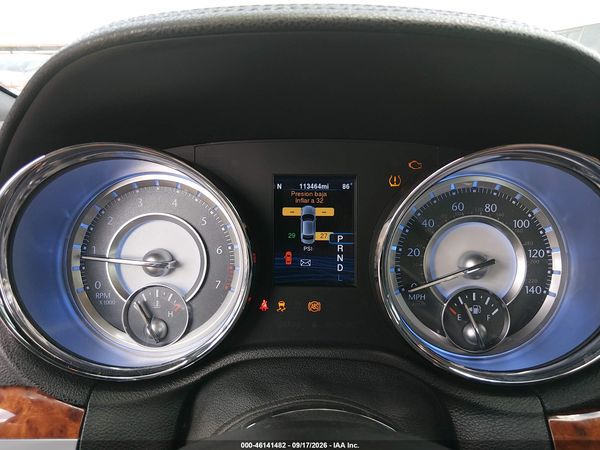 2014 CHRYSLER 300 — I7