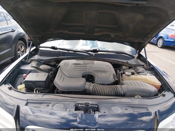 2014 CHRYSLER 300 — I10