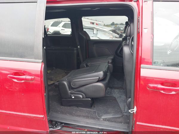 2016 DODGE GRAND CARAVAN R/T — I8
