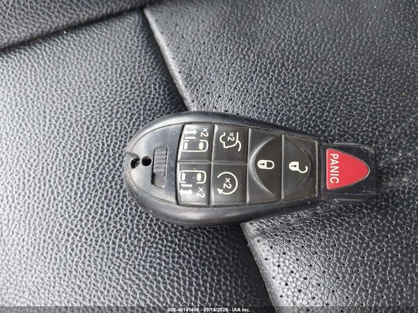2016 DODGE GRAND CARAVAN R/T — I11