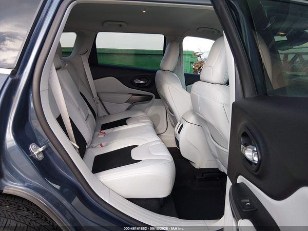 2021 JEEP CHEROKEE LATITUDE PLUS FWD — I8
