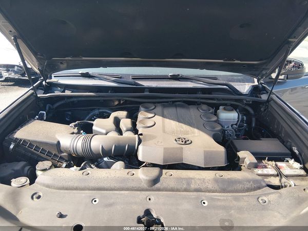 2016 TOYOTA 4RUNNER SR5 — I10