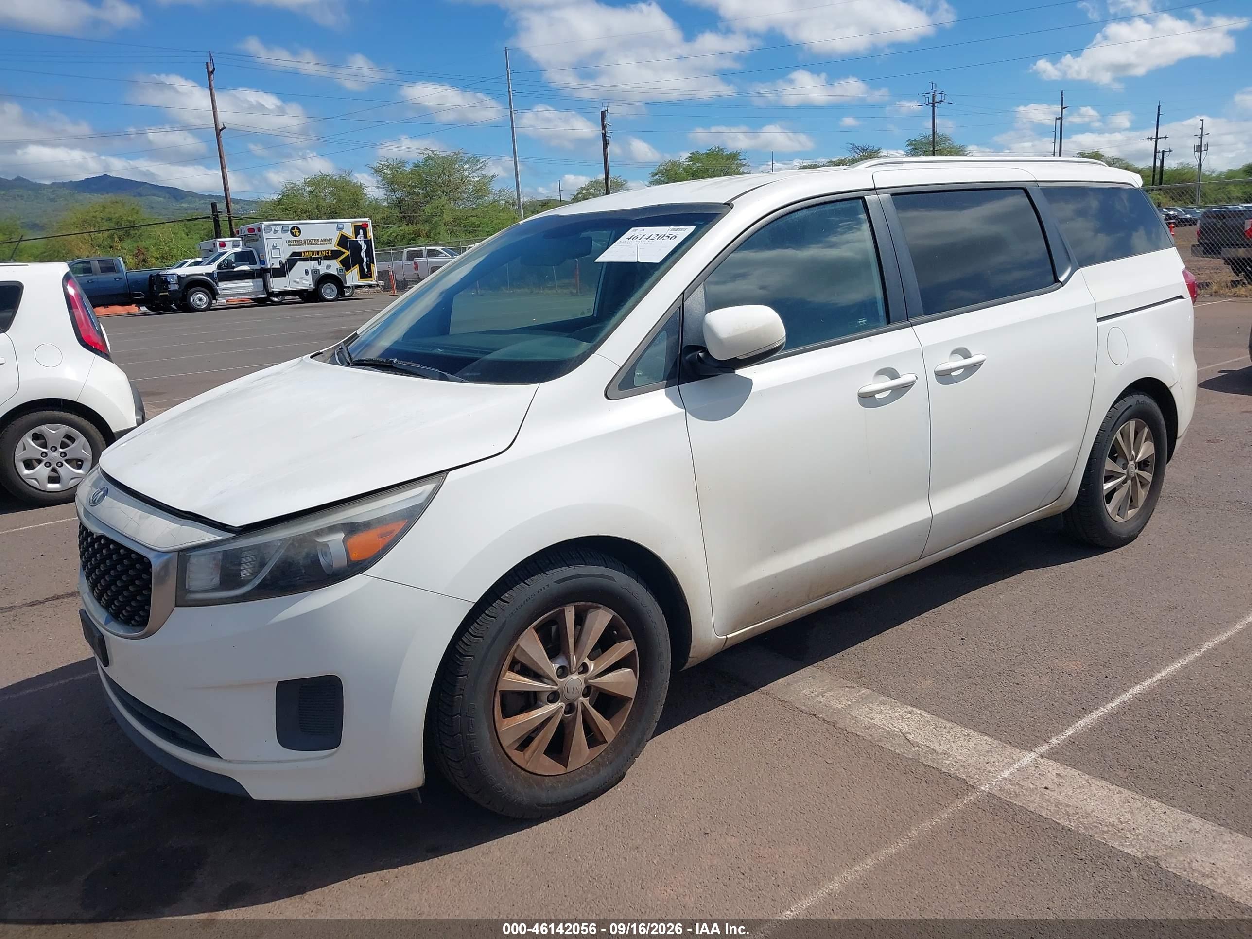 2016 KIA SEDONA LX — I2