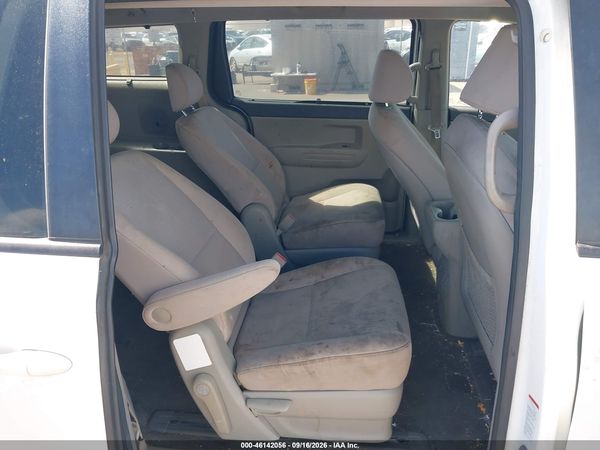 2016 KIA SEDONA LX — I8