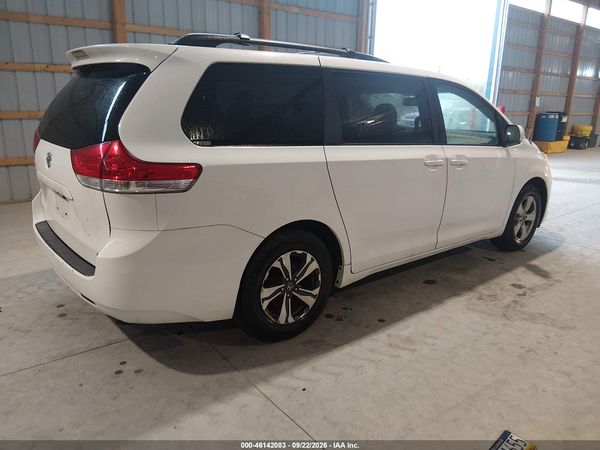 2012 TOYOTA SIENNA LE V6 8 PASSENGER — I4