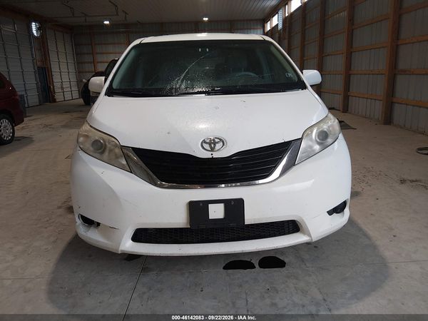2012 TOYOTA SIENNA LE V6 8 PASSENGER — I6