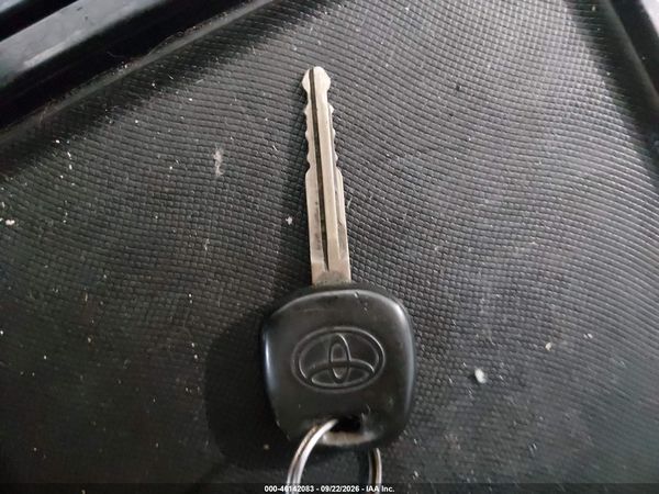 2012 TOYOTA SIENNA LE V6 8 PASSENGER — I11