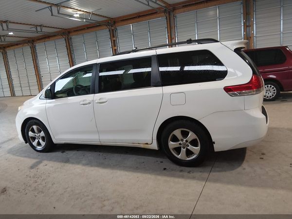 2012 TOYOTA SIENNA LE V6 8 PASSENGER — I117