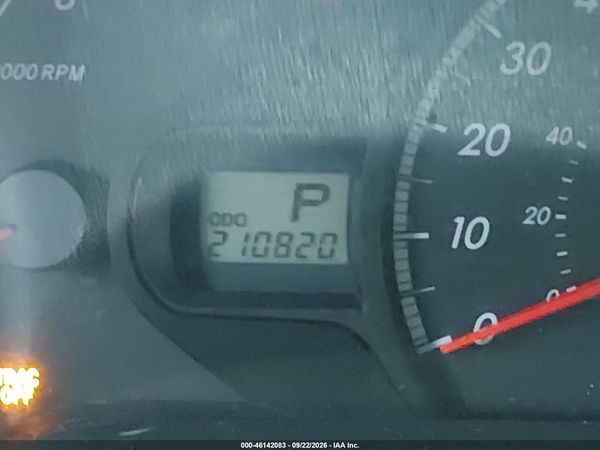 2012 TOYOTA SIENNA LE V6 8 PASSENGER — I118