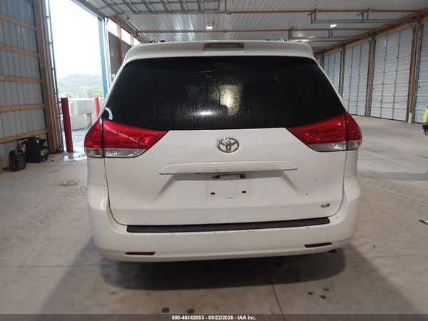 2012 TOYOTA SIENNA LE V6 8 PASSENGER — I119