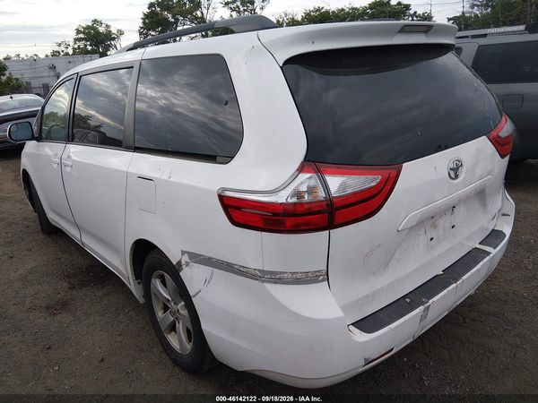 2015 TOYOTA SIENNA LE 8 PASSENGER — I3