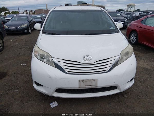 2015 TOYOTA SIENNA LE 8 PASSENGER — I6