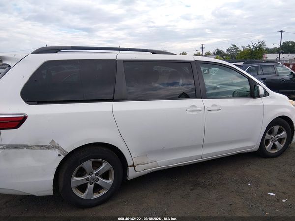 2015 TOYOTA SIENNA LE 8 PASSENGER — I116