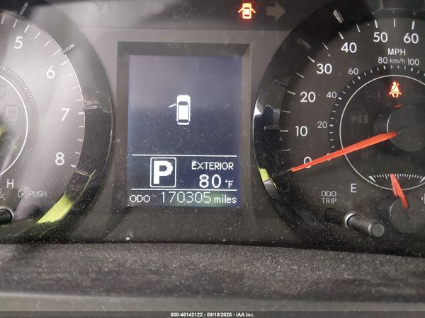 2015 TOYOTA SIENNA LE 8 PASSENGER — I118