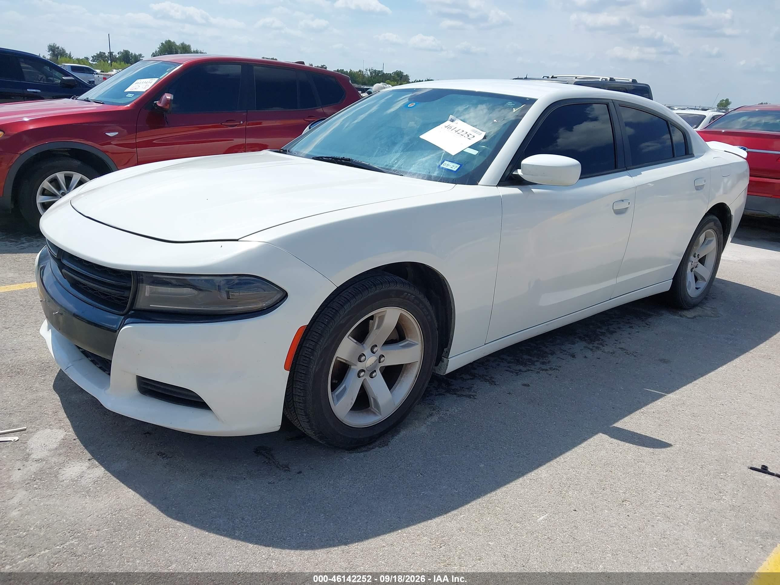 2017 DODGE CHARGER SE RWD — I2