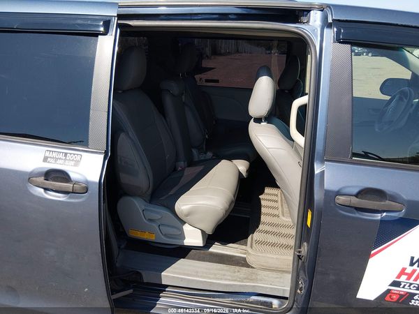 2014 TOYOTA SIENNA L V6 7 PASSENGER — I8