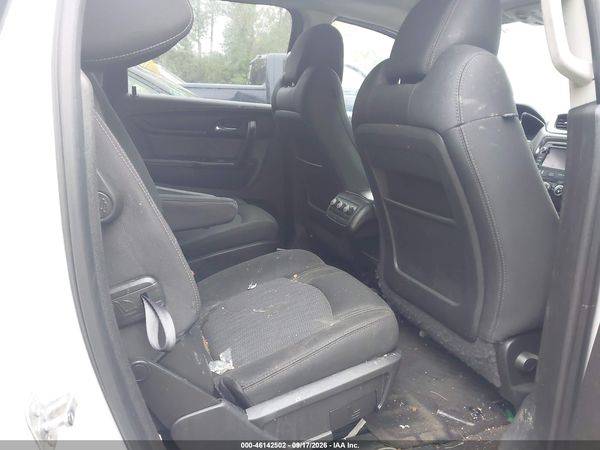 2016 CHEVROLET TRAVERSE 1LT — I8