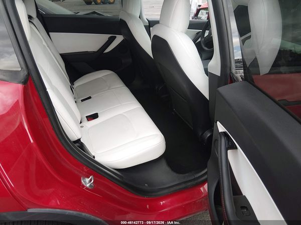 2021 TESLA MODEL Y — I8