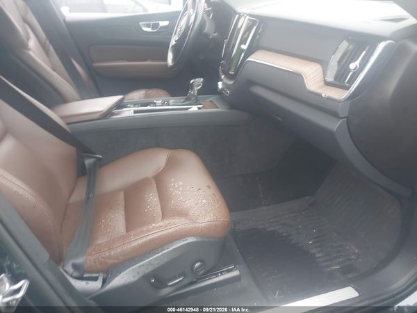 2021 VOLVO XC60 T5 MOMENTUM — I5