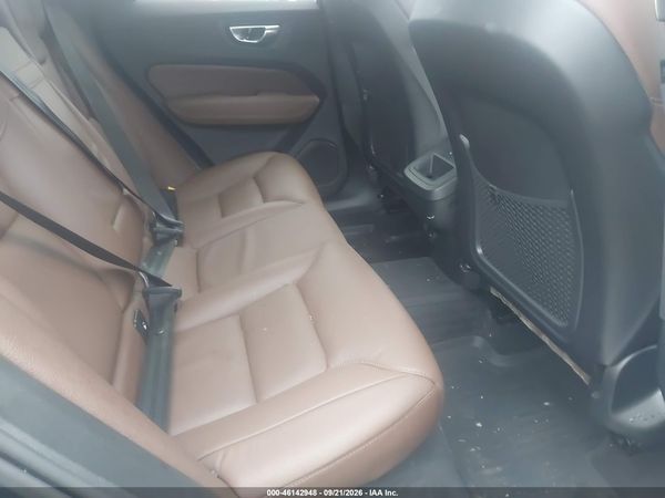 2021 VOLVO XC60 T5 MOMENTUM — I8