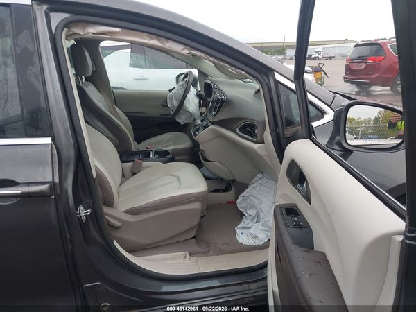 2017 CHRYSLER PACIFICA TOURING-L — I5
