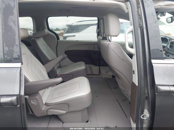 2017 CHRYSLER PACIFICA TOURING-L — I8