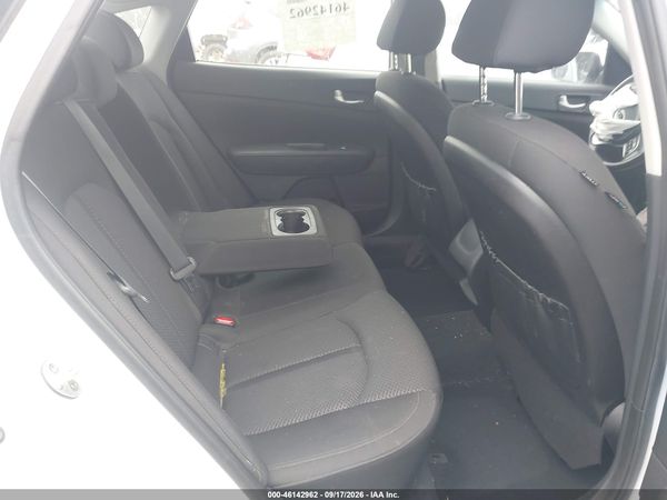 2016 KIA OPTIMA LX — I8