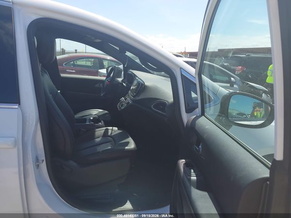 2026 CHRYSLER PACIFICA SELECT — I5