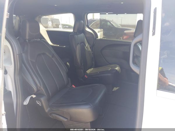 2026 CHRYSLER PACIFICA SELECT — I8