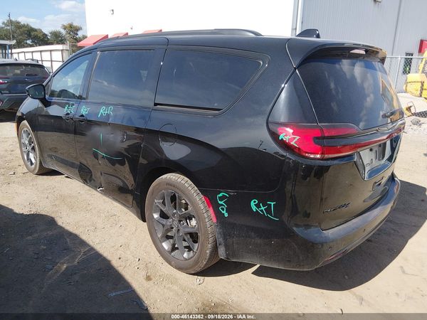 2025 CHRYSLER PACIFICA LIMITED — I3