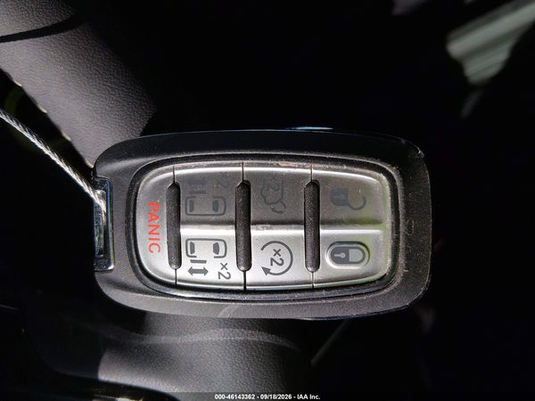 2025 CHRYSLER PACIFICA LIMITED — I11