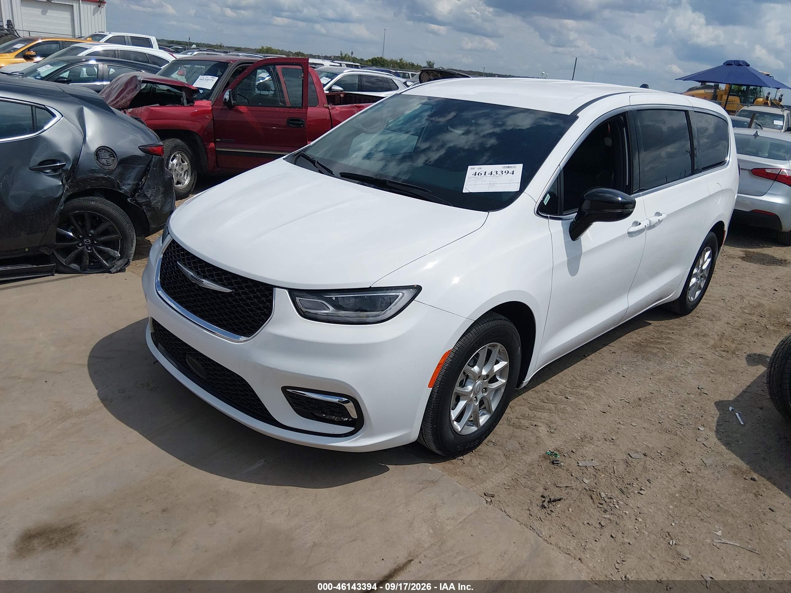 2025 CHRYSLER PACIFICA SELECT — I2