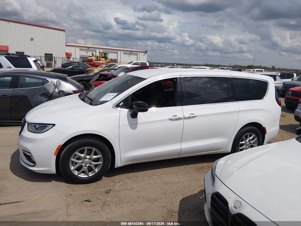 2025 CHRYSLER PACIFICA SELECT — I117