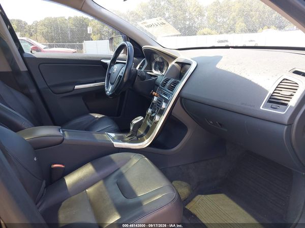 2016 VOLVO XC60 T5 DRIVE-E PREMIER — I5