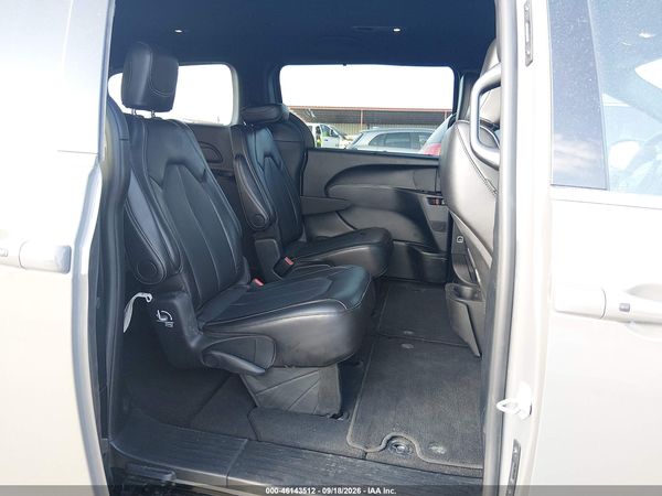 2025 CHRYSLER PACIFICA SELECT — I8