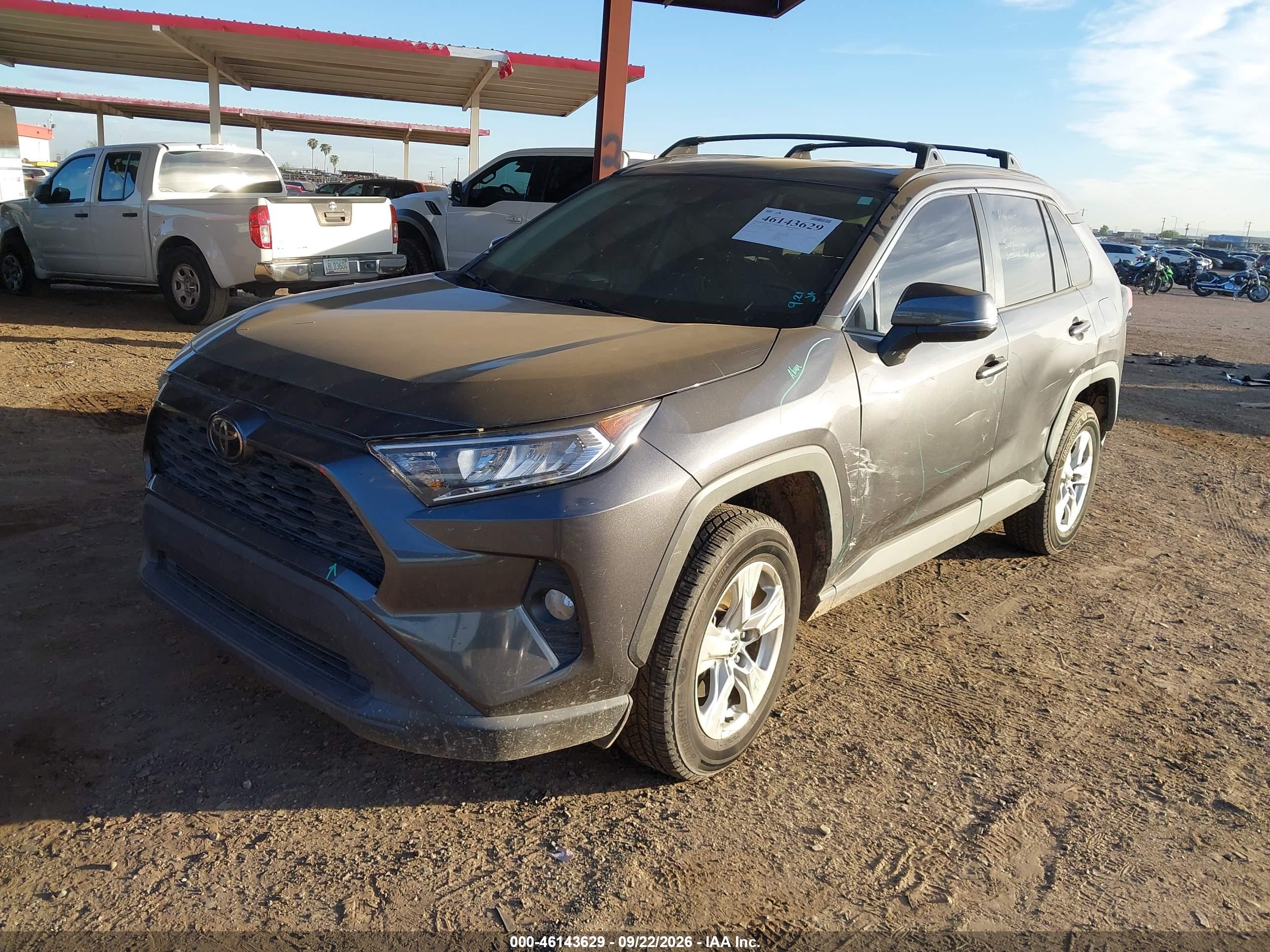 2021 TOYOTA RAV4 XLE — I2