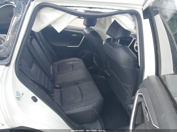 2019 TOYOTA RAV4 XLE PREMIUM — I8