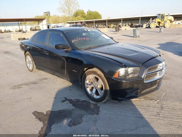 2014 DODGE CHARGER SE — I1