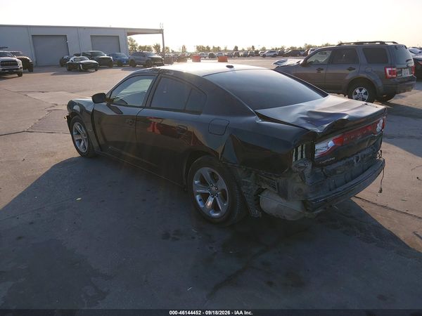 2014 DODGE CHARGER SE — I3