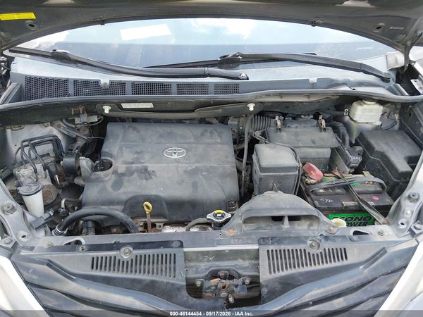 2013 TOYOTA SIENNA LE V6 8 PASSENGER — I10