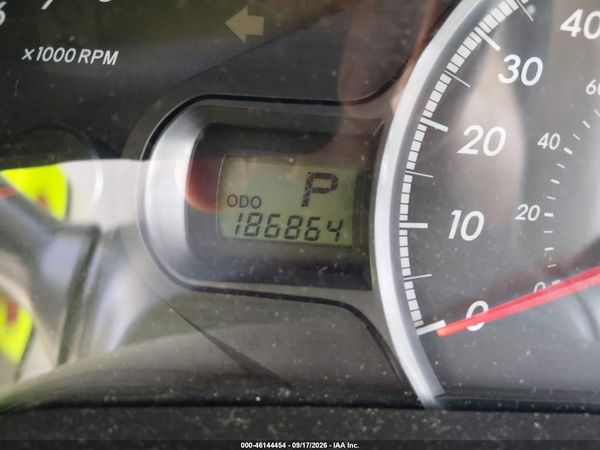 2013 TOYOTA SIENNA LE V6 8 PASSENGER — I118