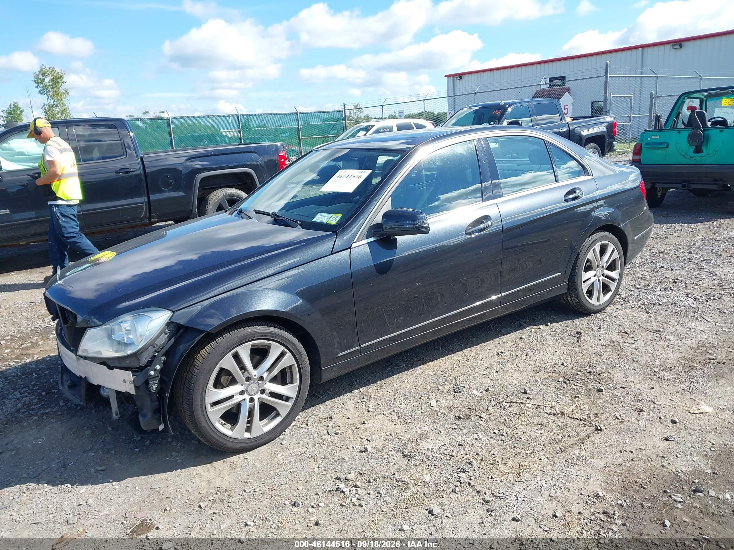 2012 MERCEDES-BENZ C 300 LUXURY 4MATIC — I2