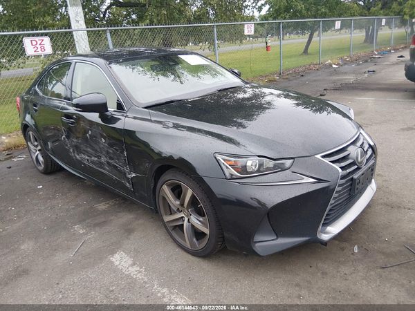 2017 LEXUS IS 300 — I1