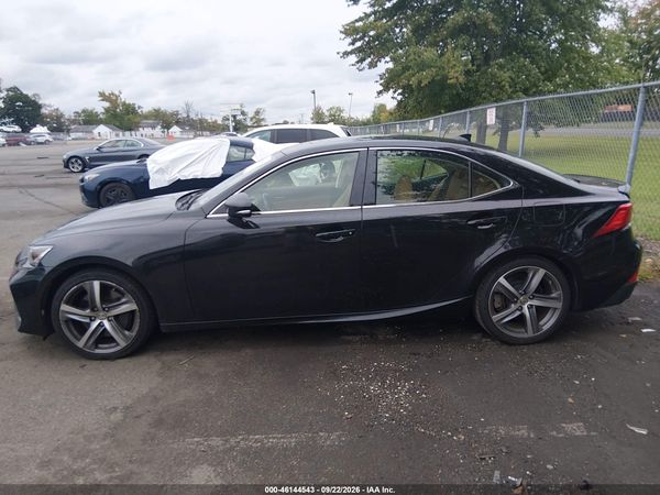 2017 LEXUS IS 300 — I117
