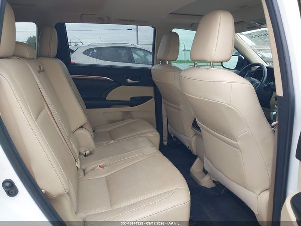 2018 TOYOTA HIGHLANDER LIMITED — I8
