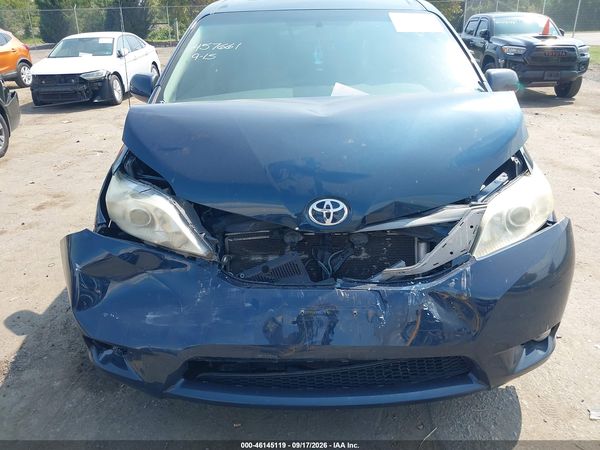 2012 TOYOTA SIENNA XLE V6 8 PASSENGER — I6