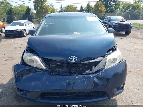2012 TOYOTA SIENNA XLE V6 8 PASSENGER — I115